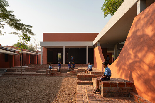 Belgaon Dhaga School / pk_iNCEPTiON - Exterior Photography