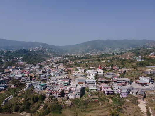 Champawat Market Plaza / Compartment S4 - Exterior Photography