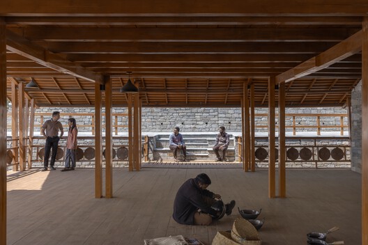 Champawat Market Plaza / Compartment S4 - Interior Photography, Wood, Beam