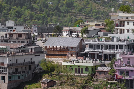 Champawat Market Plaza / Compartment S4 - Exterior Photography, Balcony