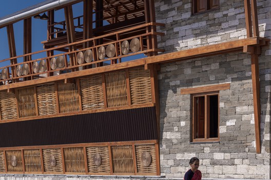 Champawat Market Plaza / Compartment S4 - Interior Photography, Wood