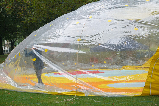 Transparent Lightness: When Pneumatic Architecture Connects with the Environment - Image 3 of 20