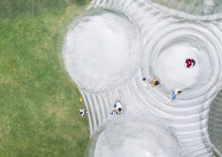 Transparent Lightness: When Pneumatic Architecture Connects with the Environment - Image 10 of 20