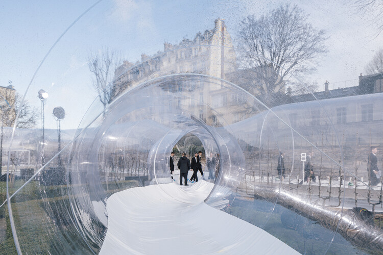 Transparent Lightness: When Pneumatic Architecture Connects with the Environment - Featured Image