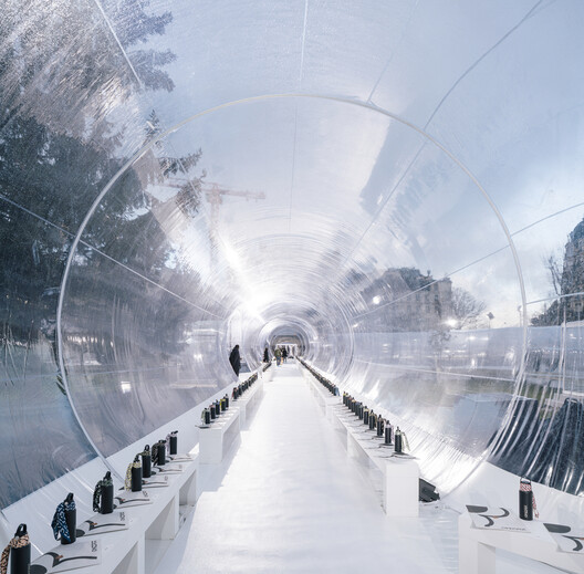 Transparent Lightness: When Pneumatic Architecture Connects with the Environment - Image 8 of 20