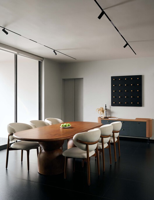 Louvered House / i2a Architects Studio - Interior Photography, Dining room, Wood, Table, Lighting, Chair