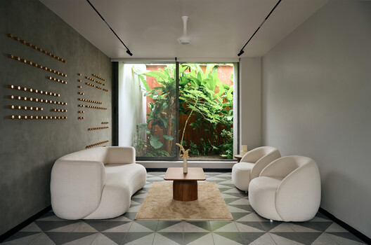 Louvered House / i2a Architects Studio - Interior Photography, Living Room, Chair