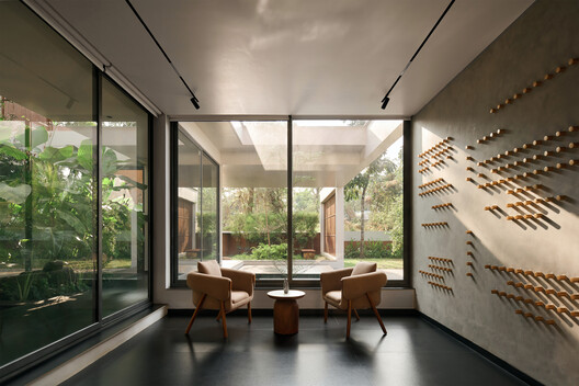 Louvered House / i2a Architects Studio - Interior Photography, Dining room, Wood