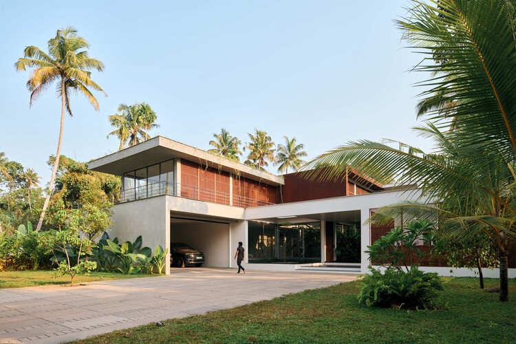 Louvered House / i2a Architects Studio - More Images