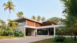 Louvered House / i2a Architects Studio