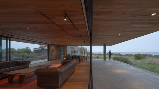 Music Room - Casa La Flecha / González Olsina & Vega Arquitectos Music Room - Casa La Flecha / González Olsina & Vega Arquitectos - Interior Photography, Living Room