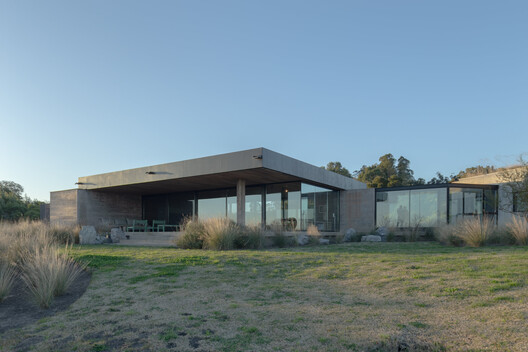 Music Room - Casa La Flecha / González Olsina & Vega Arquitectos Music Room - Casa La Flecha / González Olsina & Vega Arquitectos - Exterior Photography