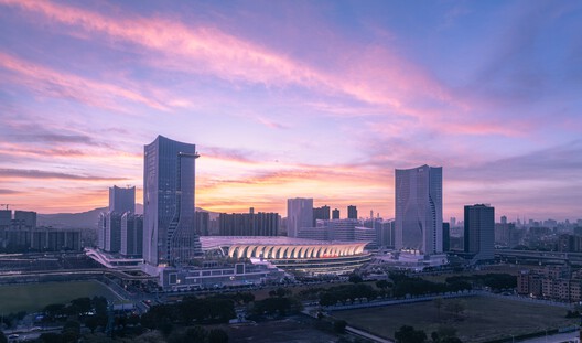 广州白云站 TOD 办公楼建筑群 / 华工设计院+广州地铁院 - 建筑图, 城市