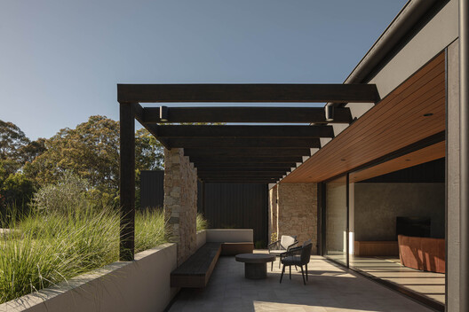 Pomona House / Hive Architecture - Exterior Photography, Concrete, Beam