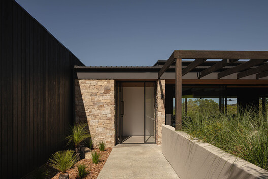 Pomona House / Hive Architecture - Exterior Photography, Concrete