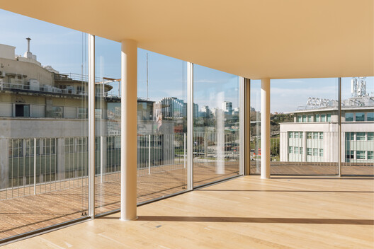 Edifício BOW / Ana Costa, arquitectura e design Ida Edifício BOW / Ana Costa, arquitectura e design Ida - Fotografia de Interiores, Vidro, Balcão