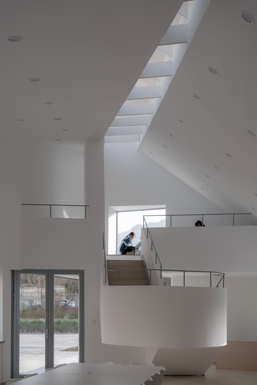 Samsung Library No. 3, supported by the Shaanxi Hope Project / Wall Architects of XAUAT - Interior Photography, Wood, Stairs