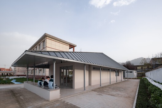 Samsung Library No. 3, supported by the Shaanxi Hope Project / Wall Architects of XAUAT - Exterior Photography, Concrete