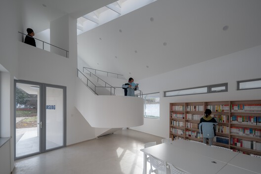 Samsung Library No. 3, supported by the Shaanxi Hope Project / Wall Architects of XAUAT - Interior Photography