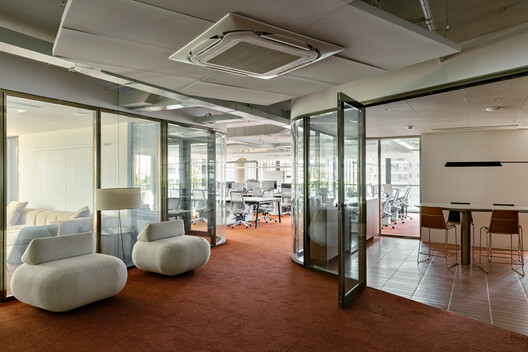 Eliz Capital Office / Peninsula Arquitetura - Interior Photography, Chair, Lighting, Glass