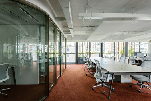 Eliz Capital Office / Peninsula Arquitetura - Interior Photography, Dining room, Lighting, Chair