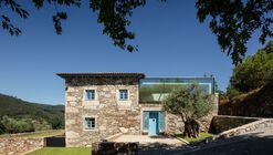 Hotel Cerdeiras House / Tiago do Vale Arquitectos