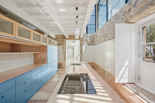 Hotel Cerdeiras House / Tiago do Vale Arquitectos - Fotografia de Interiores, Madeira, Cozinha, Bancada