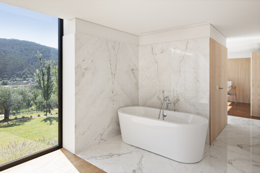 Hotel Cerdeiras House / Tiago do Vale Arquitectos - Imagem 17 de 32