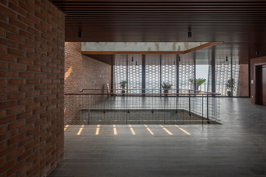 Tropical Flow / H&P Architects - Interior Photography, Wood, Brick, Beam