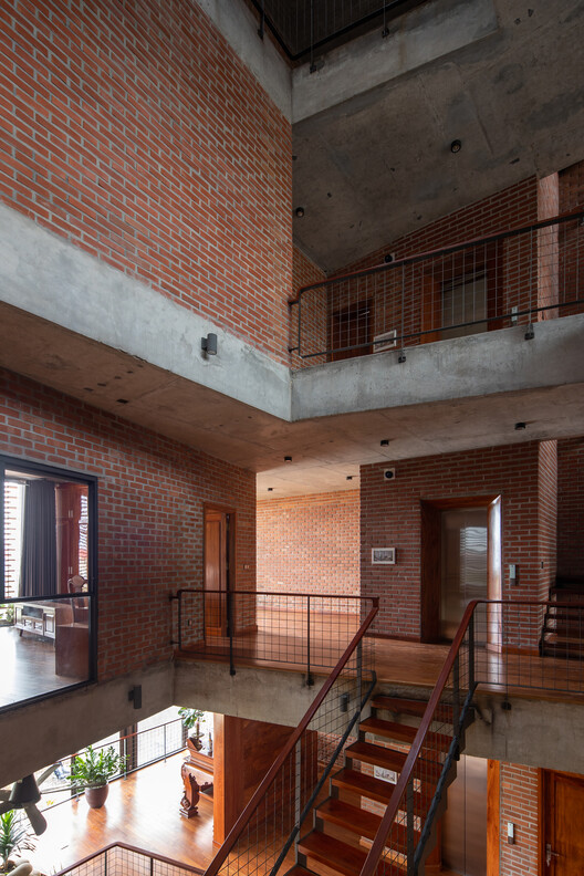 Tropical Flow / H&P Architects - Interior Photography, Wood, Brick