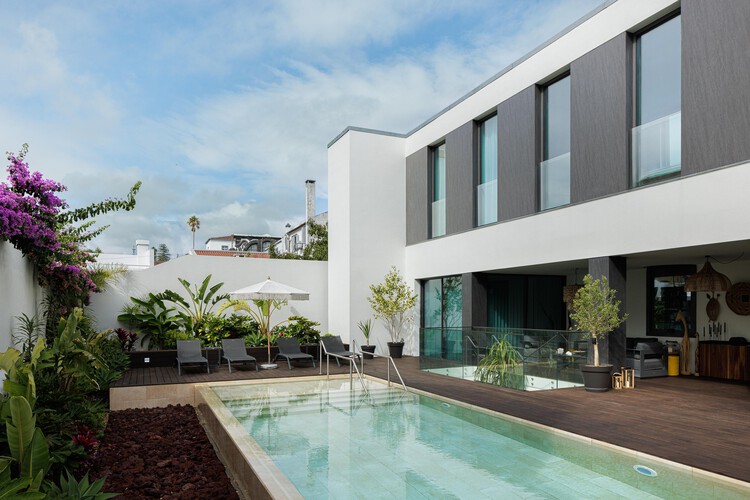 Casa T+A Açores  / Atelier d'Arquitectura Lopes da Costa - Fotografia de Exterior, Casas, Aido, Balcão