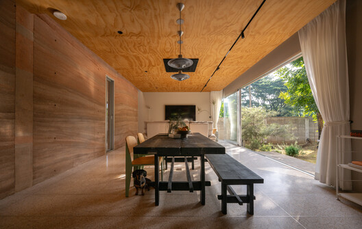 The Terrace House / S.O.S Architects - Interior Photography, Dining room, Wood, Table, Lighting, Chair