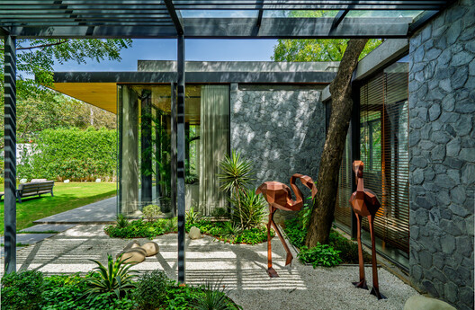 Neem Tree House / DADA Partners - Image 6 of 18