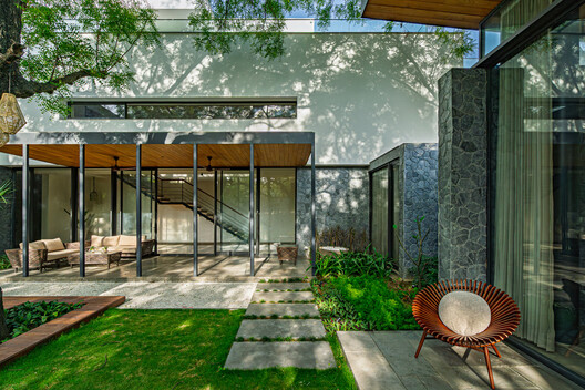 Neem Tree House / DADA Partners - Exterior Photography, Garden, Courtyard, Patio