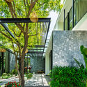 Neem Tree House / DADA Partners - Houses