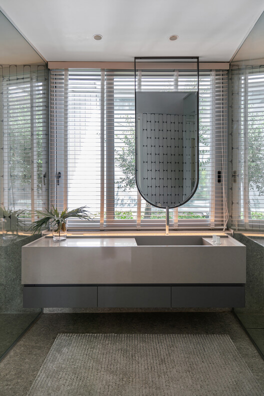 House by the Sea / Jorgelina Tortorici & Asociados House by the Sea / Jorgelina Tortorici & Asociados - Interior Photography, Bathtub, Glass, Bathroom