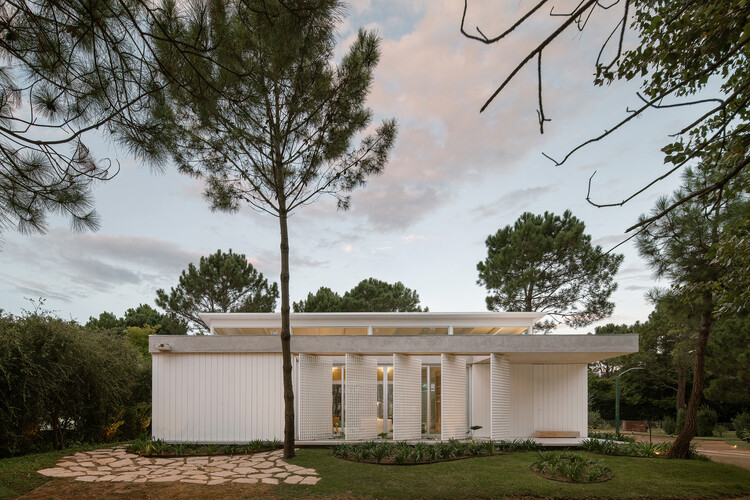 Casa de Mar / Jorgelina Tortorici & Asociados - Casas