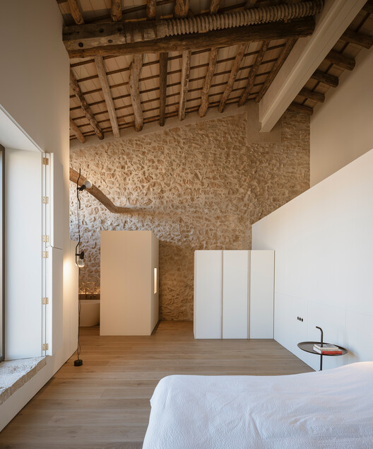 House MA / Estudi Alfred Garcia Gotós House MA / Estudi Alfred Garcia Gotós - Fotografía interior, Dormitorio, Madera, Iluminación