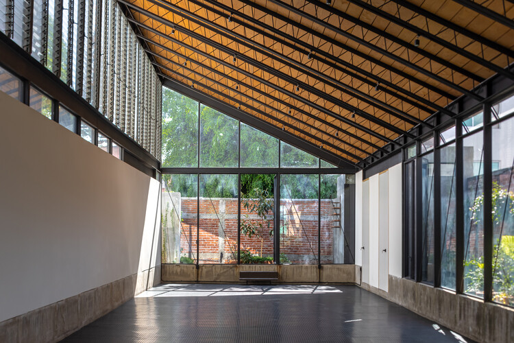 Estudio y Galería / Taller de Arquitectura Miguel Montor - Fotografía de Interiores, Vidrio, Fijación de Vigas