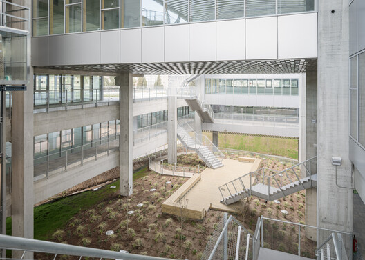 Delta Business Center / Picharchitects/Pich-Aguilera Delta Business Center / Picharchitects/Pich-Aguilera - Image 2 of 18