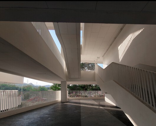 Redevelopment of Pingshan Elementary School into a Nine-Year Integrated School / CCDI Dongxiying Studio - Interior Photography, Concrete, Column