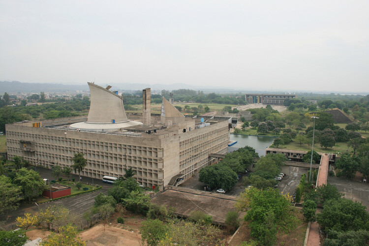 Architecture and Ideology: How Political Systems Shaped 20th-Century Design - Image 5 of 18