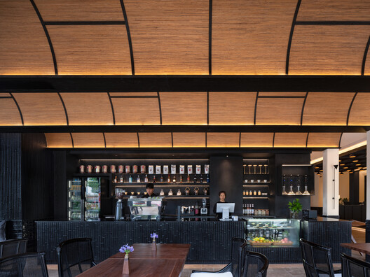  丽江开臣璞锦酒店 / 其实建筑 - 室内图, 厨房, 木头, 桌子, 椅子, 玻璃