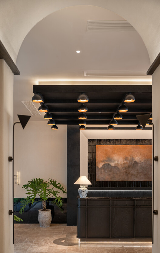  丽江开臣璞锦酒店 / 其实建筑 - 室内图, 灯, 椅子