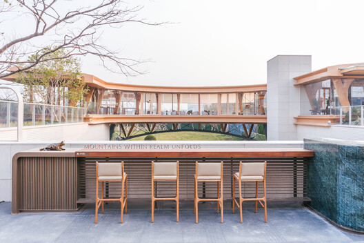 Timber Structure Pedestrian Bridge of Yitaiyipin Garden / GREEN ARCHITECTS + gad - Interior Photography, Wood, Deck, Balcony