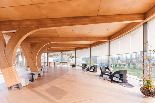 Timber Structure Pedestrian Bridge of Yitaiyipin Garden / GREEN ARCHITECTS + gad - Interior Photography, Wood, Glass, Column