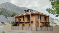 Casa LARUNS / Mesnil Architectures