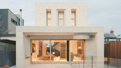 Ramsden House / James Harbard Architects