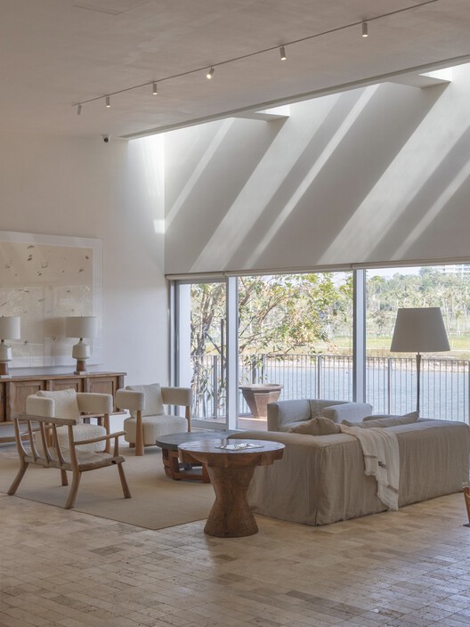 Sanya CR Land Haitang Bay Waterfront Center / Vari Architects - Interior Photography, Dining room, Wood, Lighting, Chair