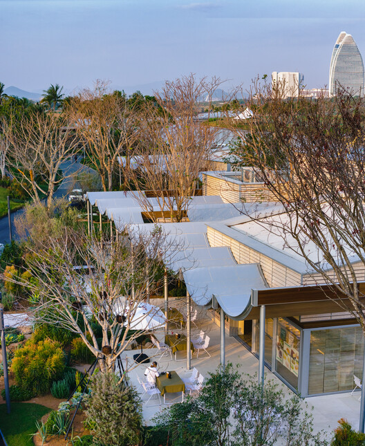 Sanya CR Land Haitang Bay Waterfront Center / Vari Architects - Image 10 of 35